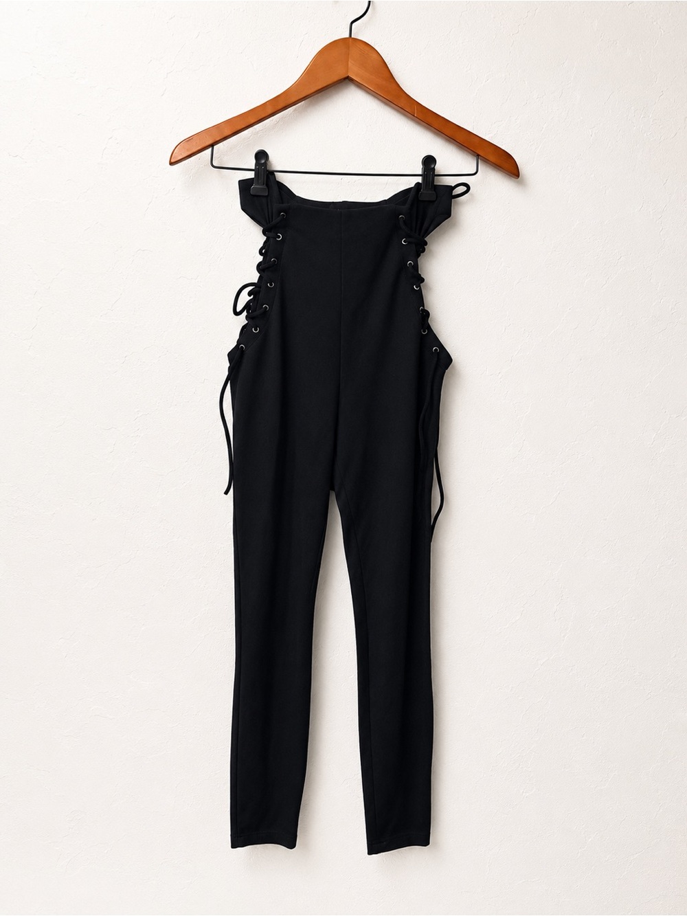 h:ours Black Lace-Up Side High Waist Pants | Size Small